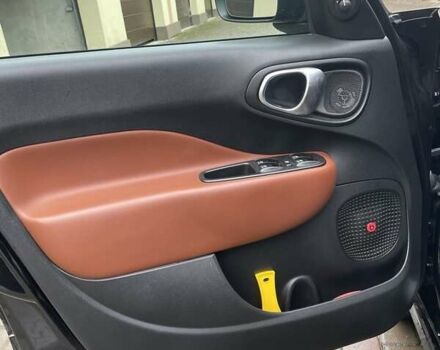 Черный Фиат 500L, объемом двигателя 1.37 л и пробегом 132 тыс. км за 8400 $, фото 6 на Automoto.ua