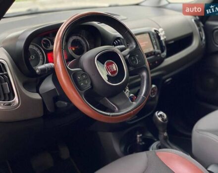 Черный Фиат 500L, объемом двигателя 1.37 л и пробегом 249 тыс. км за 7200 $, фото 6 на Automoto.ua