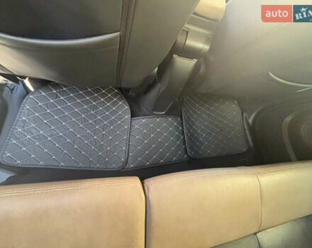 Фиат 500L 2013 в Киеве на Automoto.ua Черный Фиат 500L, объемом двигателя 1.37 л и пробегом 77 тыс. км за 9200 $, фото 6 на Automoto.ua