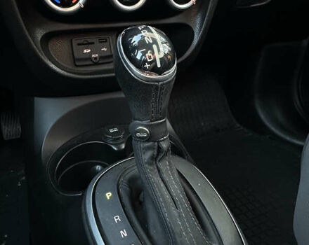 Черный Фиат 500L, объемом двигателя 1.4 л и пробегом 132 тыс. км за 8300 $, фото 15 на Automoto.ua