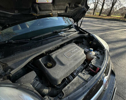 Черный Фиат 500L, объемом двигателя 1.4 л и пробегом 132 тыс. км за 8300 $, фото 22 на Automoto.ua