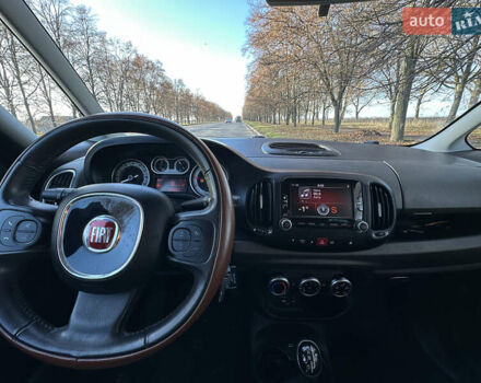 Черный Фиат 500L, объемом двигателя 1.4 л и пробегом 132 тыс. км за 8300 $, фото 13 на Automoto.ua