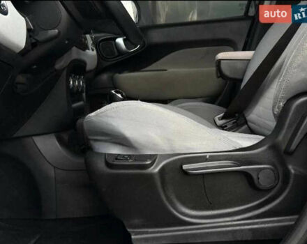 Чорний Фіат 500L, об'ємом двигуна 1.37 л та пробігом 210 тис. км за 8500 $, фото 14 на Automoto.ua