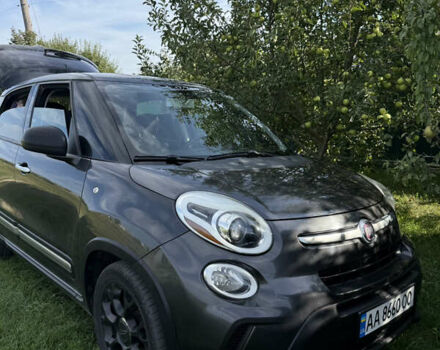 Черный Фиат 500L, объемом двигателя 1.4 л и пробегом 174 тыс. км за 9200 $, фото 3 на Automoto.ua