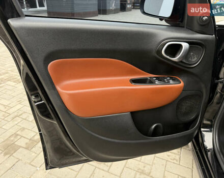 Черный Фиат 500L, объемом двигателя 1.37 л и пробегом 133 тыс. км за 10500 $, фото 25 на Automoto.ua