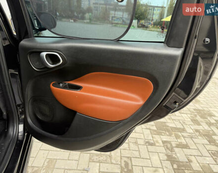 Черный Фиат 500L, объемом двигателя 1.37 л и пробегом 133 тыс. км за 10500 $, фото 31 на Automoto.ua