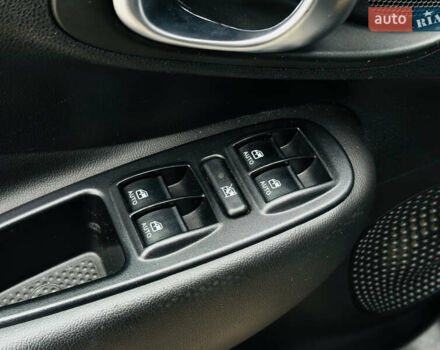 Черный Фиат 500L, объемом двигателя 1.37 л и пробегом 140 тыс. км за 10900 $, фото 25 на Automoto.ua