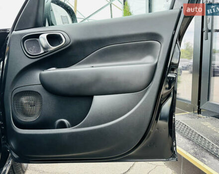 Черный Фиат 500L, объемом двигателя 1.37 л и пробегом 140 тыс. км за 10900 $, фото 24 на Automoto.ua