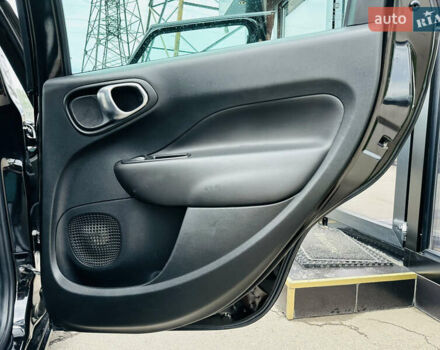 Черный Фиат 500L, объемом двигателя 1.37 л и пробегом 140 тыс. км за 10900 $, фото 21 на Automoto.ua
