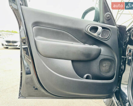 Черный Фиат 500L, объемом двигателя 1.37 л и пробегом 140 тыс. км за 10900 $, фото 14 на Automoto.ua