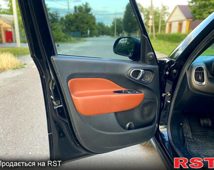 Черный Фиат 500L, объемом двигателя 1.4 л и пробегом 160 тыс. км за 9950 $, фото 8 на Automoto.ua