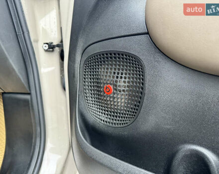 Коричневый Фиат 500L, объемом двигателя 1.4 л и пробегом 56 тыс. км за 11500 $, фото 14 на Automoto.ua