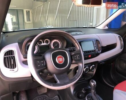 Красный Фиат 500L, объемом двигателя 1.4 л и пробегом 177 тыс. км за 9450 $, фото 6 на Automoto.ua