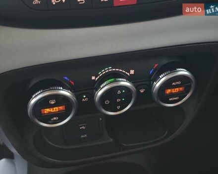 Красный Фиат 500L, объемом двигателя 1.3 л и пробегом 83 тыс. км за 8499 $, фото 41 на Automoto.ua