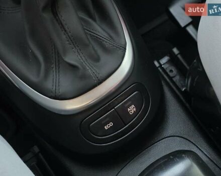 Красный Фиат 500L, объемом двигателя 1.3 л и пробегом 83 тыс. км за 8499 $, фото 32 на Automoto.ua