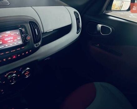 Красный Фиат 500L, объемом двигателя 1.2 л и пробегом 83 тыс. км за 9300 $, фото 5 на Automoto.ua