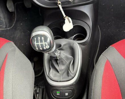 Красный Фиат 500L, объемом двигателя 0.88 л и пробегом 95 тыс. км за 9499 $, фото 13 на Automoto.ua