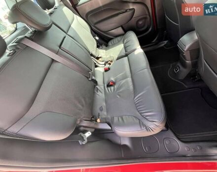 Красный Фиат 500L, объемом двигателя 1.4 л и пробегом 23 тыс. км за 12000 $, фото 19 на Automoto.ua