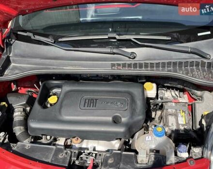 Красный Фиат 500L, объемом двигателя 1.4 л и пробегом 23 тыс. км за 12000 $, фото 25 на Automoto.ua