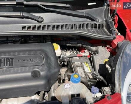 Красный Фиат 500L, объемом двигателя 1.4 л и пробегом 23 тыс. км за 12000 $, фото 28 на Automoto.ua