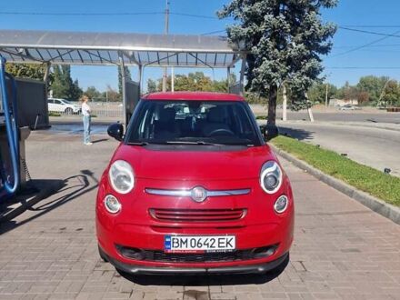 Красный Фиат 500L, объемом двигателя 1.4 л и пробегом 305 тыс. км за 7200 $, фото 1 на Automoto.ua