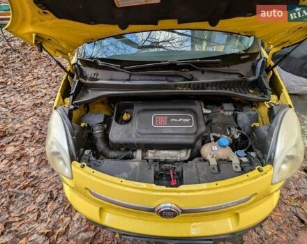 Жовтий Фіат 500L, об'ємом двигуна 1.4 л та пробігом 189 тис. км за 8500 $, фото 6 на Automoto.ua