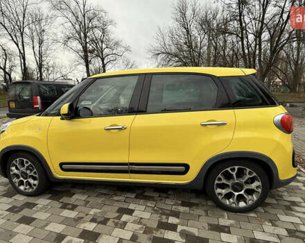 Жовтий Фіат 500L, об'ємом двигуна 1.37 л та пробігом 140 тис. км за 7500 $, фото 3 на Automoto.ua