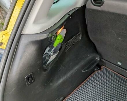 Жовтий Фіат 500L, об'ємом двигуна 1.4 л та пробігом 189 тис. км за 8500 $, фото 5 на Automoto.ua