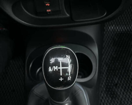 Желтый Фиат 500L, объемом двигателя 1.25 л и пробегом 156 тыс. км за 9850 $, фото 22 на Automoto.ua