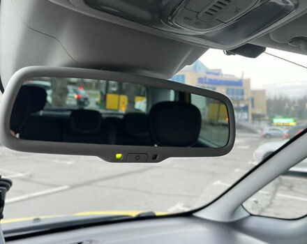 Желтый Фиат 500L, объемом двигателя 1.25 л и пробегом 156 тыс. км за 9850 $, фото 29 на Automoto.ua