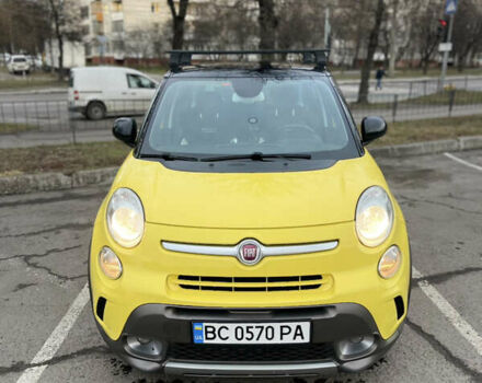 Желтый Фиат 500L, объемом двигателя 1.25 л и пробегом 156 тыс. км за 9850 $, фото 2 на Automoto.ua