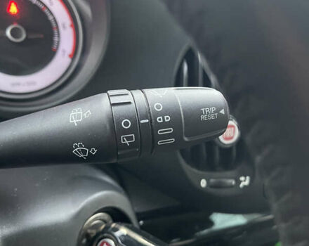 Желтый Фиат 500L, объемом двигателя 1.25 л и пробегом 156 тыс. км за 9850 $, фото 27 на Automoto.ua