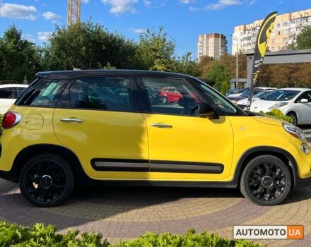 Желтый Фиат 500L, объемом двигателя 1.4 л и пробегом 71 тыс. км за 12800 $, фото 7 на Automoto.ua