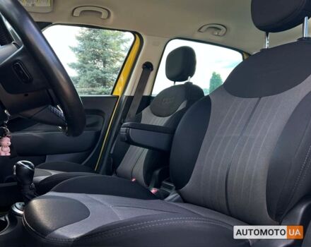 Желтый Фиат 500L, объемом двигателя 1.4 л и пробегом 71 тыс. км за 12800 $, фото 15 на Automoto.ua