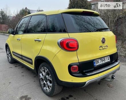 Желтый Фиат 500L, объемом двигателя 1.3 л и пробегом 76 тыс. км за 11000 $, фото 9 на Automoto.ua