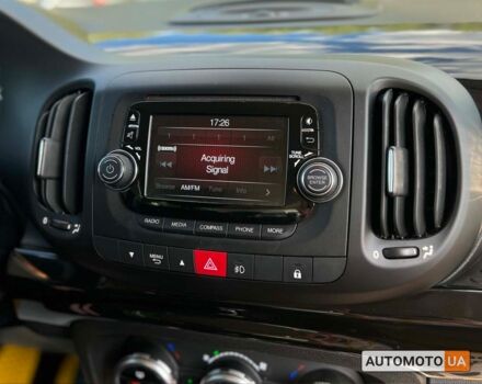 Желтый Фиат 500L, объемом двигателя 1.4 л и пробегом 71 тыс. км за 12800 $, фото 10 на Automoto.ua