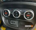 Желтый Фиат 500L, объемом двигателя 1.4 л и пробегом 71 тыс. км за 12800 $, фото 11 на Automoto.ua