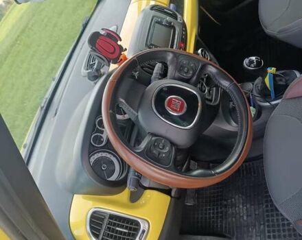 Желтый Фиат 500L, объемом двигателя 1.25 л и пробегом 85 тыс. км за 15000 $, фото 12 на Automoto.ua