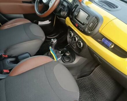 Желтый Фиат 500L, объемом двигателя 1.25 л и пробегом 85 тыс. км за 15000 $, фото 18 на Automoto.ua