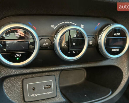 Фиат 500L 2016 в Львове на Automoto.ua Желтый Фиат 500L, объемом двигателя 1.25 л и пробегом 85 тыс. км за 14650 $, фото 16 на Automoto.ua
