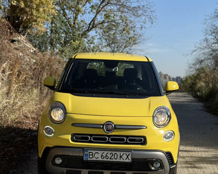 Желтый Фиат 500L, объемом двигателя 1.25 л и пробегом 56 тыс. км за 14000 $, фото 4 на Automoto.ua
