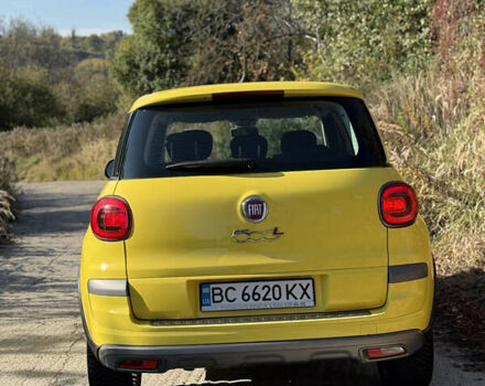 Желтый Фиат 500L, объемом двигателя 1.25 л и пробегом 56 тыс. км за 14000 $, фото 5 на Automoto.ua