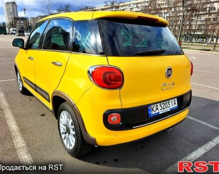 Желтый Фиат 500L, объемом двигателя 1.2 л и пробегом 106 тыс. км за 8200 $, фото 5 на Automoto.ua