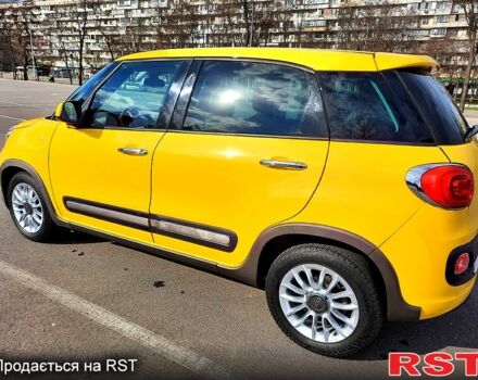 Желтый Фиат 500L, объемом двигателя 1.2 л и пробегом 106 тыс. км за 8200 $, фото 6 на Automoto.ua