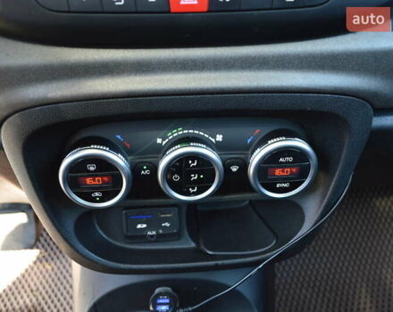 Сірий Фіат 500L, об'ємом двигуна 1.37 л та пробігом 215 тис. км за 7900 $, фото 22 на Automoto.ua