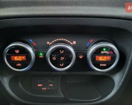 Сірий Фіат 500L, об'ємом двигуна 1.4 л та пробігом 215 тис. км за 8900 $, фото 11 на Automoto.ua