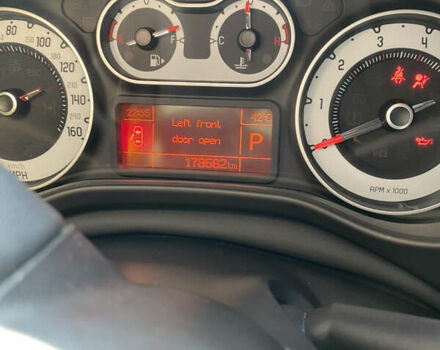 Синий Фиат 500L, объемом двигателя 1.37 л и пробегом 179 тыс. км за 7600 $, фото 10 на Automoto.ua