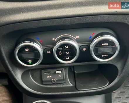 Зеленый Фиат 500L, объемом двигателя 1.37 л и пробегом 91 тыс. км за 10490 $, фото 17 на Automoto.ua