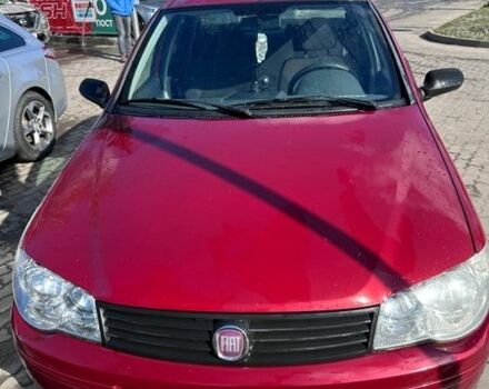 Красный Фиат Альбеа, объемом двигателя 1.37 л и пробегом 116 тыс. км за 4200 $, фото 1 на Automoto.ua