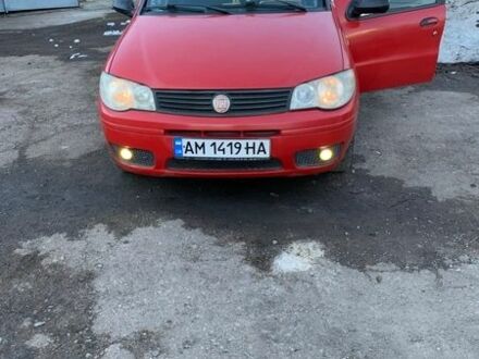 Красный Фиат Альбеа, объемом двигателя 1.37 л и пробегом 260 тыс. км за 3800 $, фото 1 на Automoto.ua